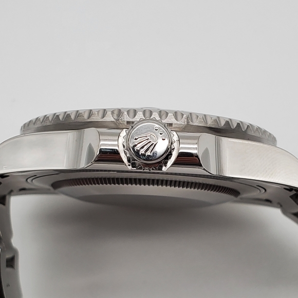 Authentic Rolex GMT-Master II 116710 Men Watch - Picture 15 of 16